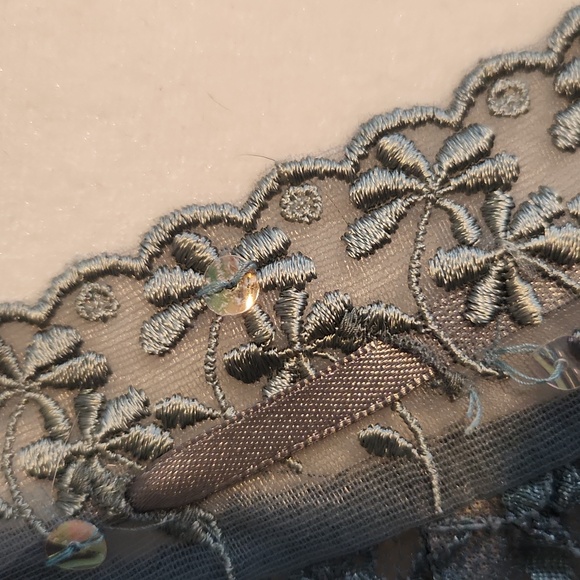 Top - Picture 2 of 9